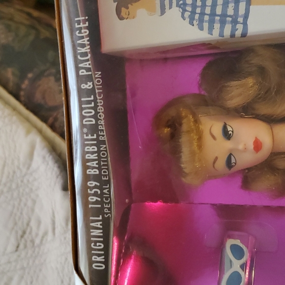 Mattel 35th Anniversary Barbie NIB - Picture 4 of 6